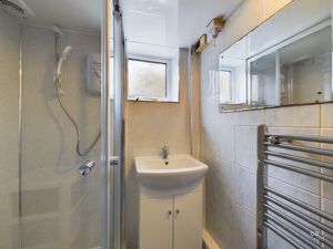 shower room 2- click for photo gallery